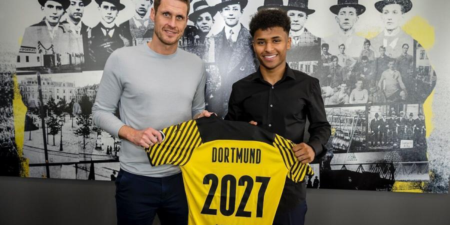 Borussia Dortmund sign Karim Adeyemi as Erling Haaland replacement
