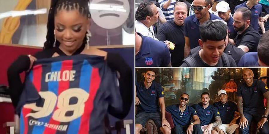 Barcelona visits New York's iconic Electric Lady Studios and are welcomed by singer Chloe, who shares a sneak peak of her new record in exchange for a Barca shirt with her name and number on the back 
