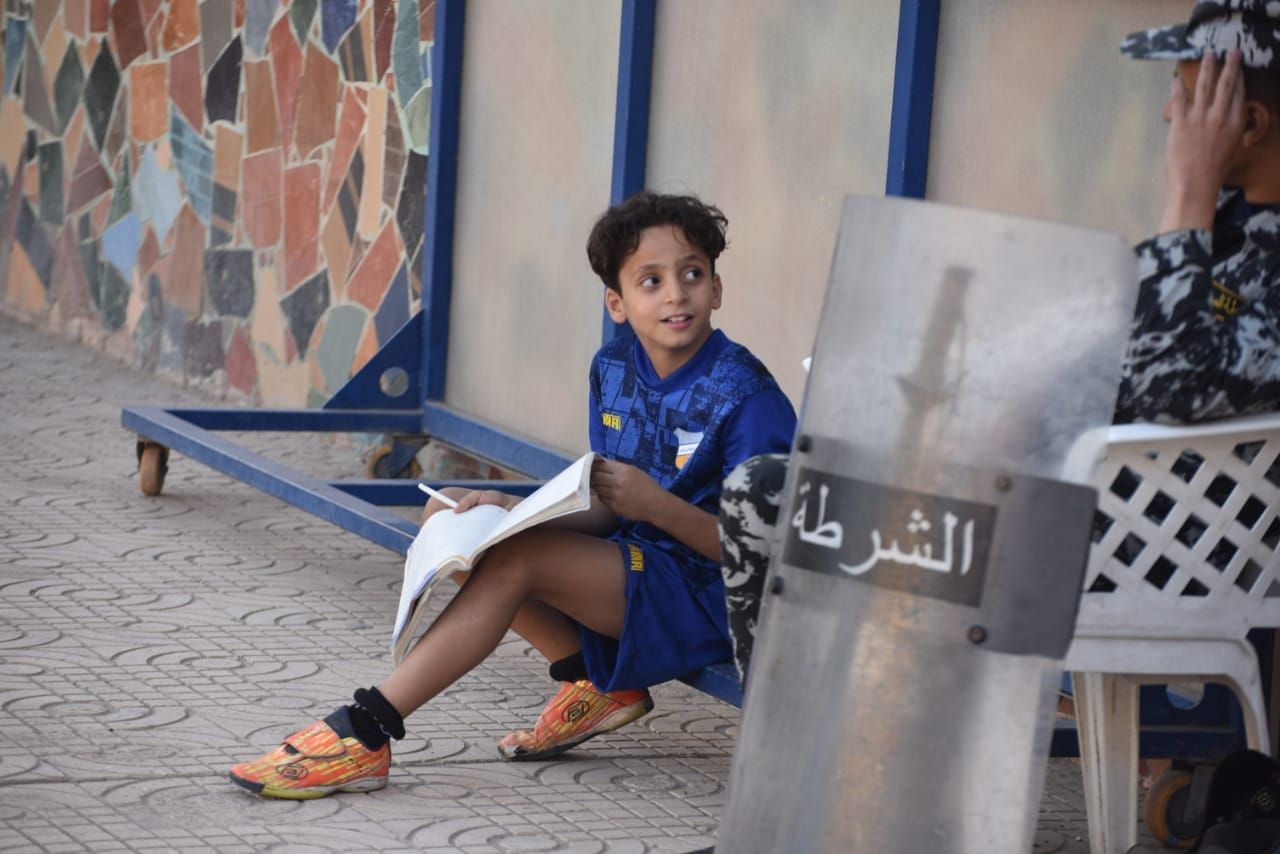 قد تكون صورة ‏‏‏شخصين‏، و‏‏طفل‏، و‏نشاطات في أماكن مفتوحة‏‏‏ و‏تحتوي على النص '‏الشرطة‏'‏‏