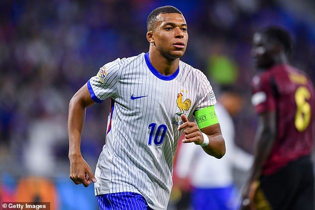 Kylian Mbappe reportedly agreed terms with Liverpool after signing a new contract at PSG