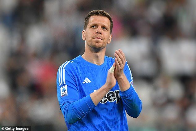 Wojciech Szczesny is reportedly set to join Barcelona as an emergency replacement goalkeeper