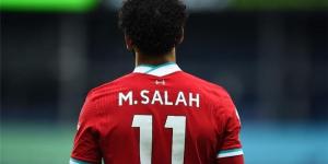 رقم قياسي لـ سواريز ينتظر محمد صلاح في مباراة ليفربول وبيرنلي