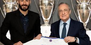 رسميًا | ريال مدريد يُعلن تمديد عقد كريم بنزيما