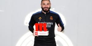 بنزيما يتوج بجائزة لاعب شهر سبتمبر في ريال مدريد
