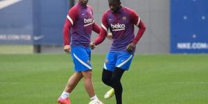ديمبيلي يعود إلى تدريبات برشلونة بعد طول غياب