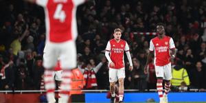 Arsenal climb into top four with victory over 10-man West Ham