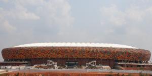 "لن يحدث مجددًا" - رئيس الاتحاد الإفريقي يشجب حادث ملعب أوليمبي