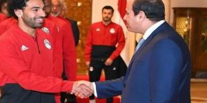 السيسي يهنىء منتخب مصر وجهازه الفني ويشيد بالروح القتالية بعد الفوز على الكاميرون