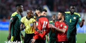 اتحاد الكرة: لن نترك حقنا بعد أحداث مصر والسنغال.. اللاعبون انتظروا "السلم" نصف ساعة