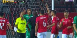 طرد مروان هدهودي في مباراة الاهلي والرجاء بدوري ابطال افريقيا