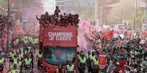 حتى لو خسر الدوري ودوري الأبطال.. ليفربول سيحتفل في شوارع المدينة بحافلة مكشوفة