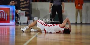 كرة سلة – إصابة قوية لـ مهاب ياسر تنهي مباراة مصر والأردن مبكرا