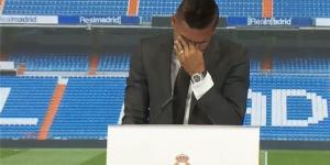 كاسيميرو يودع ريال مدريد بـ "الدموع": سأكون قويًا مع مانشستر يونايتد