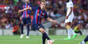 Daily Express: Manchester United not giving up on Frenkie de Jong