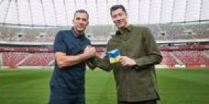 ليفاندوفسكي يحمل شارة القائد بألوان أوكرانيا في كأس العالم!