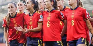 الاتحاد الإسباني يستبعد 15 لاعبة من قائمة منتخب السيدات
