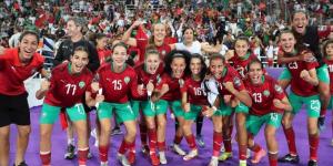 مدرب منتخب المغرب يهنئ سيدات نادي الجيش الملكي بلقب دوري الأبطال