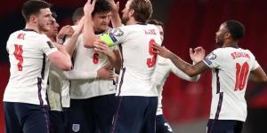 مدافع إنجلترا: يمكنك أن تستمتع بكأس العالم دون كحوليات.. وعلينا احترام قطر