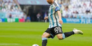بركلة جزاء.. ميسي يفتتح الأهداف للأرجنتين في شباك السعودية بالمونديال (فيديو)