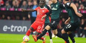 Sadio Mané off injured for Bayern ahead of World Cup