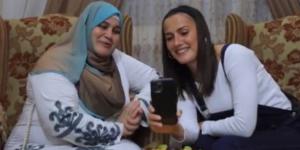 كابيتانو مصر يساعد المتسابق محمد أشرف للاحتفال بعيد ميلاد والدته "فيديو"