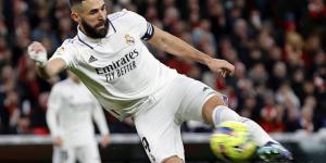 Athletic Bilbao 0-2 Real Madrid: Karim Benzema scores exquisite volley before Toni Kroos added another, as Carlo Ancelotti's side move within three points of league leaders Barcelona