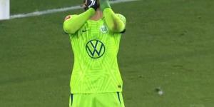 مرموش يهدر فرصة هدف محقق أمام يونيون برلين في الدوري الألماني "فيديو"