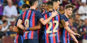 مدرب ريال سوسييداد يُعلق على استهداف برشلونة لنجمه