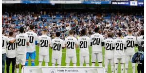 The Bernabeu turns out in force to support Vinicius