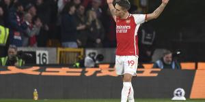 Arsenal keep title hopes alive with win away to Wolves