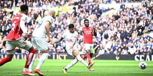 David Raya makes incredible blunder as Arsenal goalkeeper gifts Tottenham a lifeline in North London derby with 'criminal' mistake that is punished by Cristian Romero