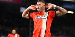 Aston Villa offer Ross Barkley a three-year deal as they look to use Champions League football to lure the midfielder following superb season at Luton