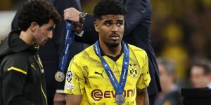 Borussia Dortmund do NOT have first option on Ian Maatsen with Chelsea's release clause open to any clubs interested in the left back