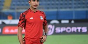 محمد حمدي يوقع على عقود الإعارة للزمالك..وبند بأولوية الشراء للأبيض