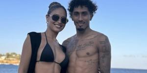 Barcelona star Raphinha roasts trolls who suggested wife Natalia Rodrigues was only with him for his money