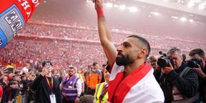 رغم التتويج.. موعد حصول ليفربول على كأس الدوري الإنجليزي رسميًا