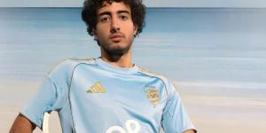 "جوهر الساحل الشمالي".. الكشف عن قميص الأهلي الثالث لموسم 2025 - 2026 (صور)