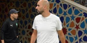 الركراكي: "اللاعب الّلي غَادي يْقِيسْ غِير الكُرة ومَايْعاوْنشْ فْمُربّع العمليات غَايْشُوْف المَاتشْ الجّاي منْ بنك الاحتياط"