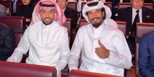 ماذا قال أكرم عفيف بعد تتويج سالم الدوسري بجائزة أفضل لاعب في آسيا؟