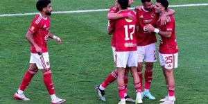 شاهد لحظة احتفال زيزو بهدف الأهلي الثاني في شباك الاتحاد "فيديو"