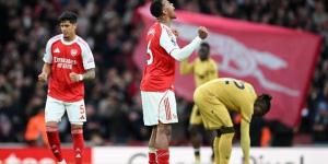 أرسنال يفوز على كريستال بالاس ليواصل تصدره للدوري الإنجليزي