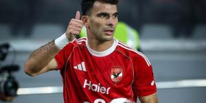 زيزو يتوج بجائزة رجل مباراة الأهلي والزمالك بنهائي السوبر