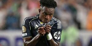 مانشستر سيتي يراقب فينيسيوس جونيور وقلق حول مستقبل عمر مرموش