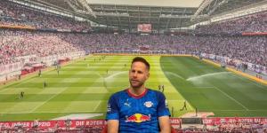 حارس لايبزيج يكشف رحلة تطور النادي الألماني من القاع إلى القمة