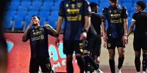 مدرب التعاون يحسم مصير نجمه بعد اهتمام الهلال.. تقارير