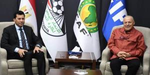 أبو ريدة يستقبل وزير الشباب والرياضة لمناقشة دعم المنتخبات القومية