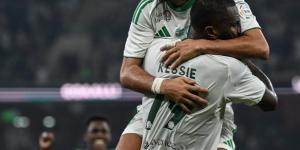 الأهلي يعبر عقبة القادسية بثنائية في دوري روش