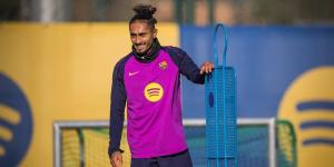 بعد غياب دام قرابة شهرين.. رافينيا يعود في مباراة افتتاح "كامب نو"