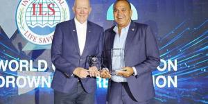 تكريم سامح الشاذلي من الاتحاد الدولي للإنقاذ ومنحه وسام الفارس