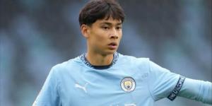 رفض حلم ملايين اللاعبين.. موهبة مانشستر سيتي الشاب يعتزل كرة القدم في سن 19 عامًا